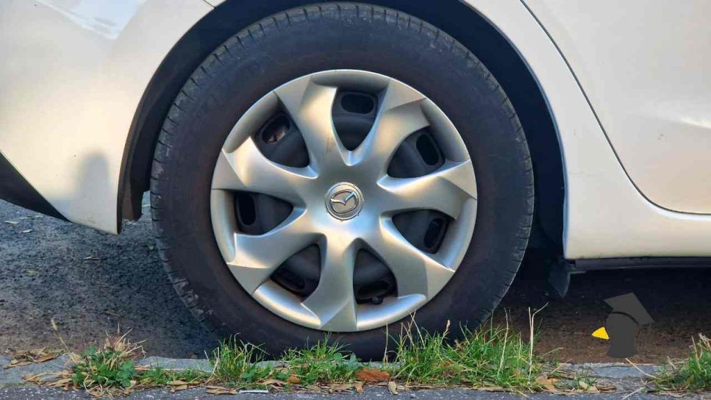 Expert prezradil, či sa celoročné gumy na auto oplatia. Toto by si mal vedieť pred ich kúpou