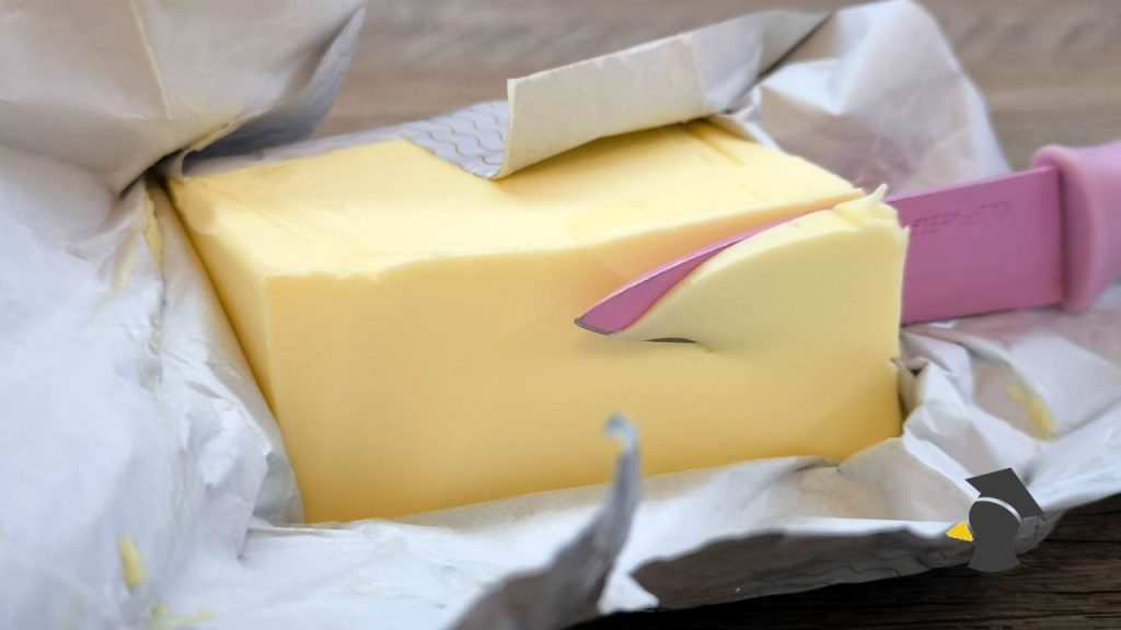 Ako je možné, že maslo vydrží tak dlho čerstvé, zatiaľ čo jogurt či mlieko sa pokazia rýchlo? Tento rozdiel ti...