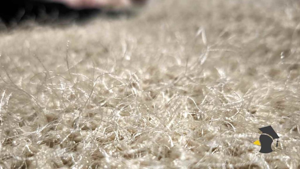 Prečo je oblečenie v zime plné statickej elektriny? Toto je dôvod aj riešenie, ktoré máš doma