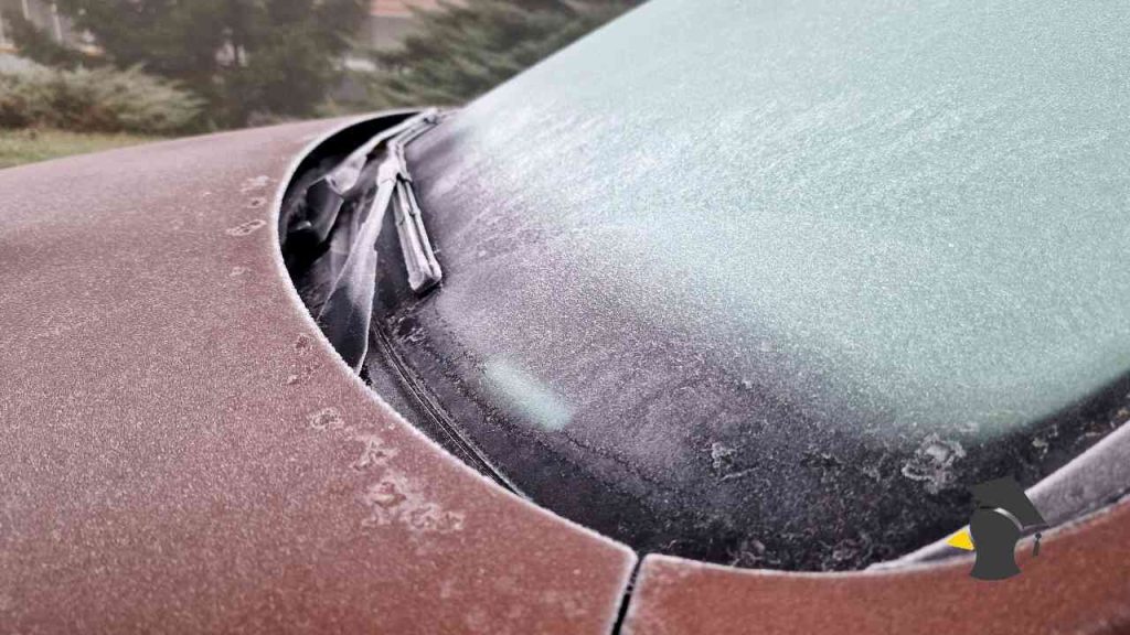 Vyklápaš v zime stierače? Vyklopené stierače v mraze vyzerajú múdro, no nie vždy sú dobrý nápad