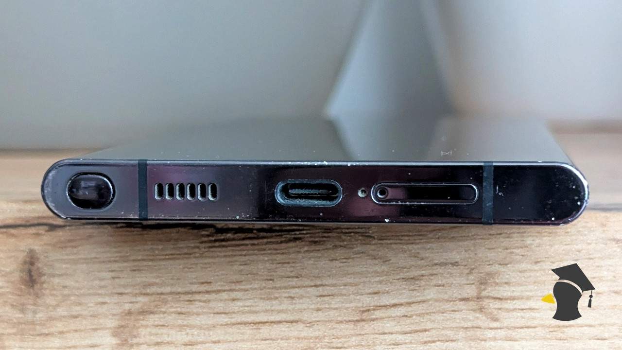 dierka na spodku telefonu druhy mikrofon_2