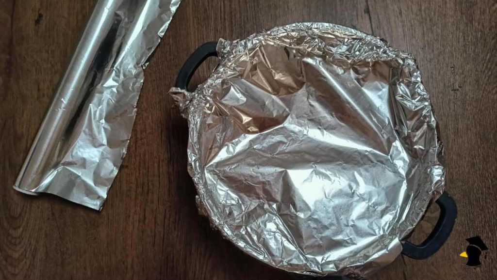 Varíš pravidelne v hliníkovej fólii? Odborníci varujú, že pri tejto bežnej teplote sa z nej začína uvoľňovať...