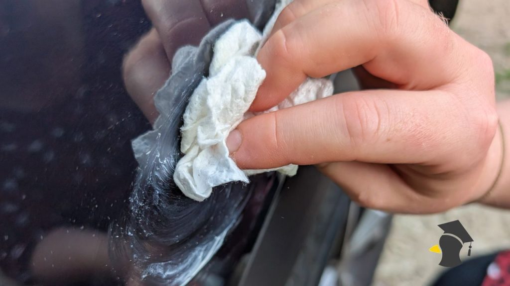 Vieš, ako fungujú odstraňovače škrabancov z laku auta? Keď to zistíš, asi ich prestaneš používať
