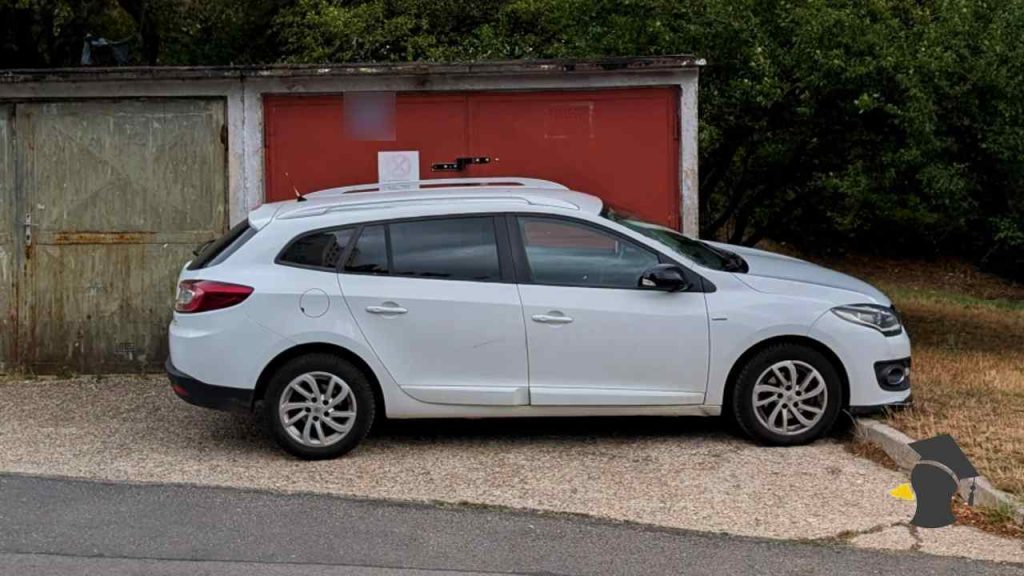 Môžeš parkovať auto pred svojou garážou? Slováci o tomto ani netušia, ale za toto ti hrozí mastná pokuta