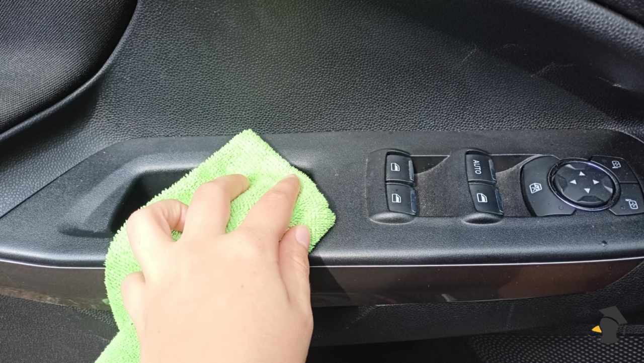 plasty, auto, čistenie