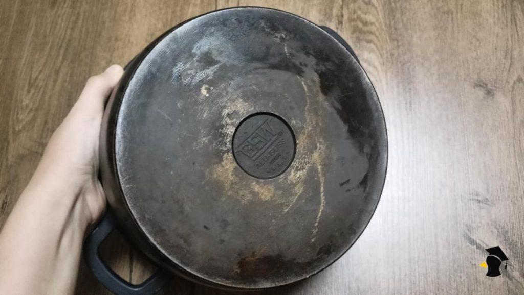 Vieš, ako odstrániť pripáleninu z hrnca? Neuveríš, ako účinne funguje tento trik!