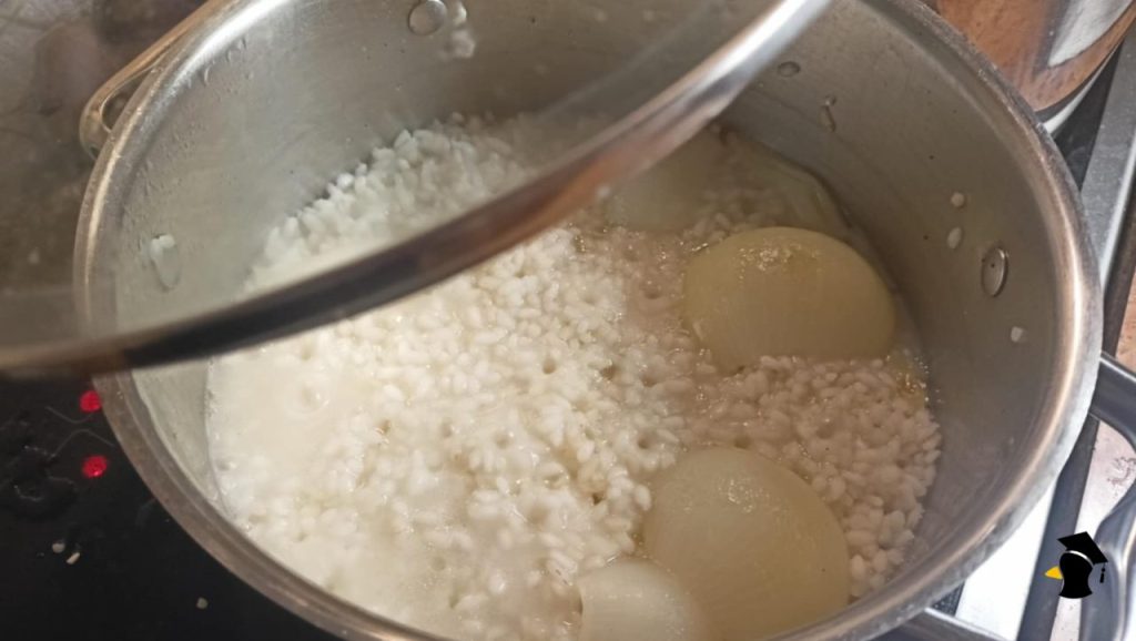 Vieš, ako uvariť ryžu, ktorá nebude kašovitá ani lepkavá? Takto ju varia profesionálni kuchári