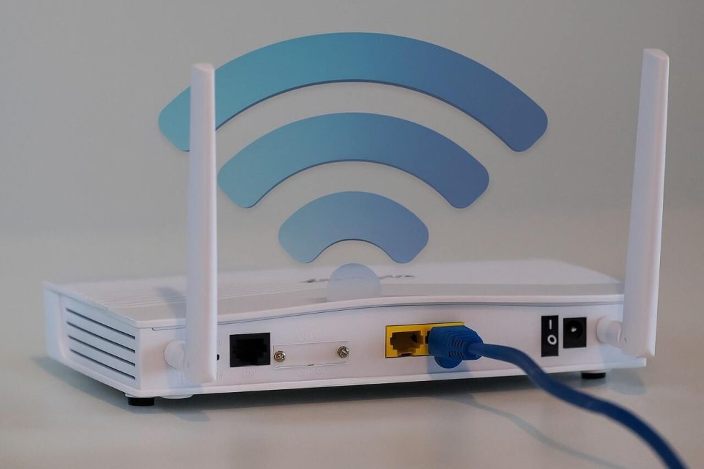 Vieš, ako nasmerovať antény na routeri, aby si mal lepší Wi-Fi signál? A čo vysielače bez antén?