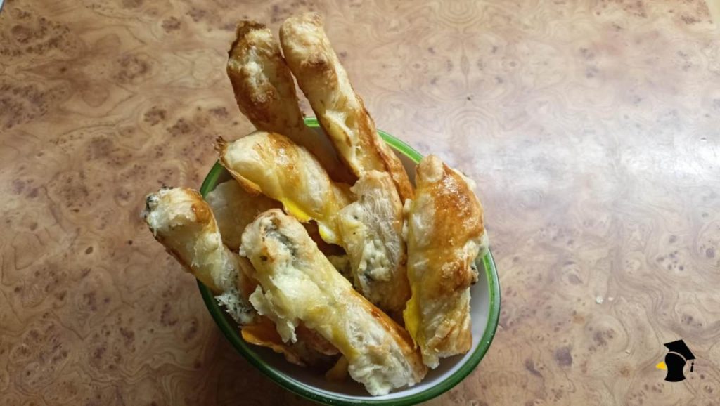 Tento recept na syrové tyčinky si zamiluješ stačia ti len dve ingrediencie a chutia dokonalo