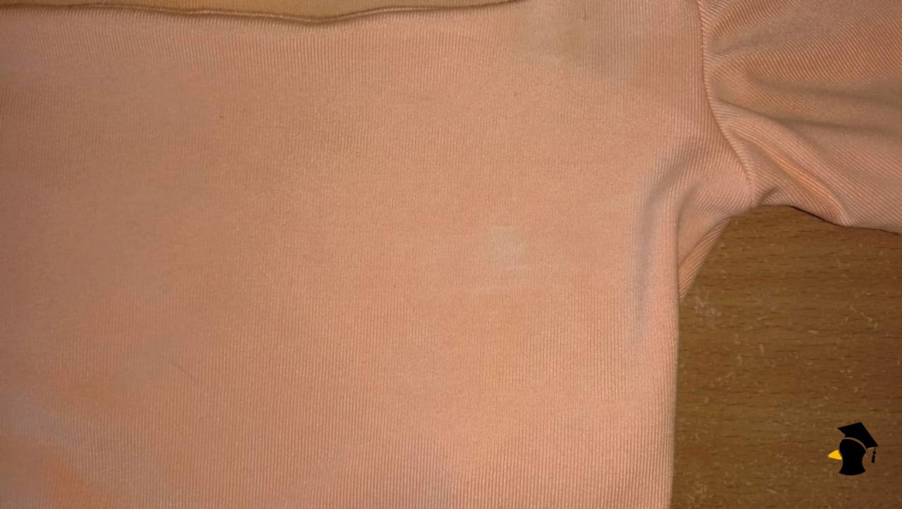 fľaky od deodorantu
