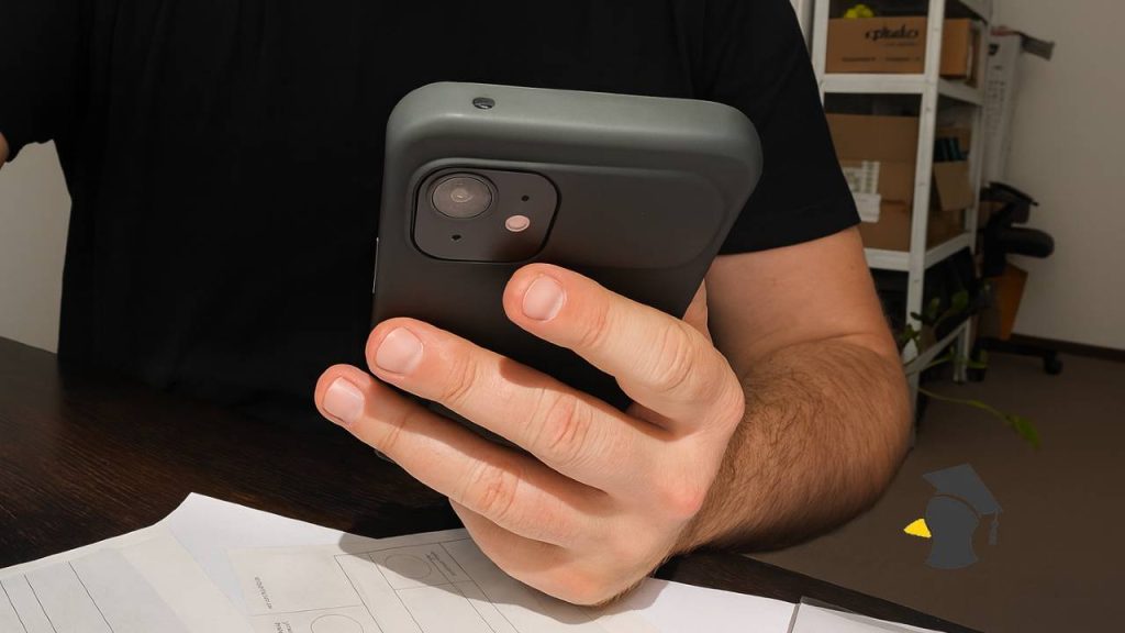 Na čo slúži mobilný výplatný lístok a ako ušetrí čas vašej firme?
