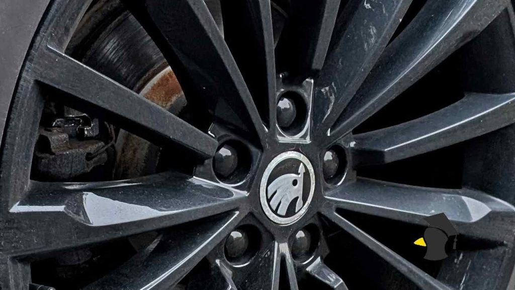 Mechanik prezradil, čo spôsobuje, že brzdové kotúče tak rýchlo hrdzavejú, a ako tento problém vyriešiť