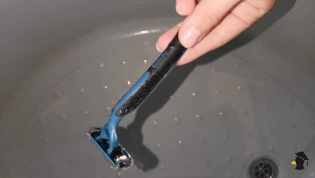 Väčšina ľudí robí túto chybu s jednorazovými žiletkami. Vieš, ako dlho ti naozaj vydržia?