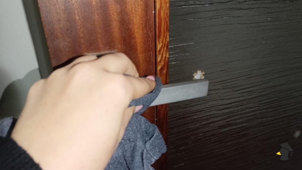 Zabudni na chémiu. Obyčajná zubná pasta vyčistí kohútiky, kľučky aj šperky tak, že nebudeš veriť vlastným očiam