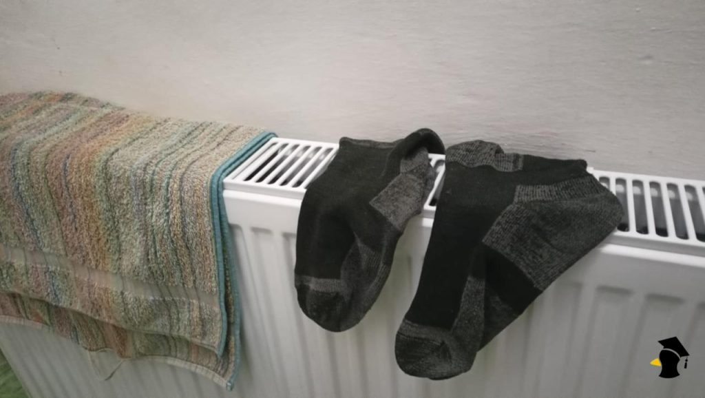 Tisíce domácností sušia doma prádlo na radiátore. Robíš to aj ty? Odborníci varujú pred hrozbami, ktoré si...