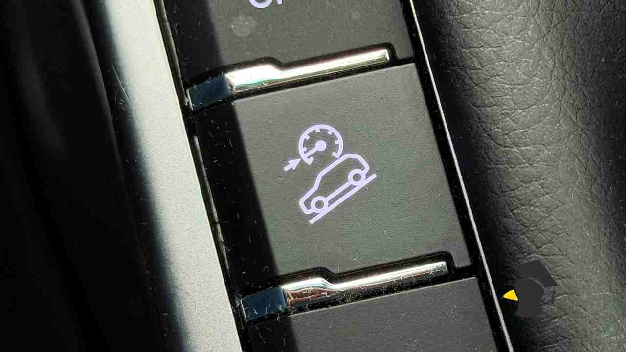 HDC asistent zjazdu auto funkcia_2.jpg