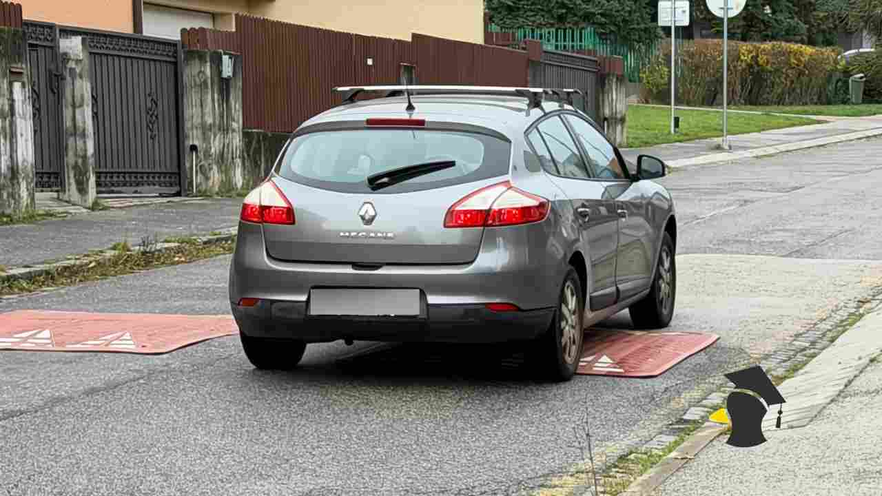 prejazd spomalovacom auto_1.jpg