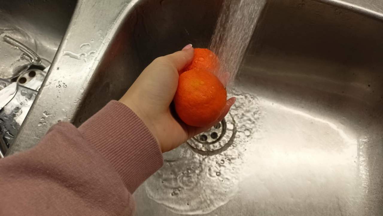 pomaranče umývanie