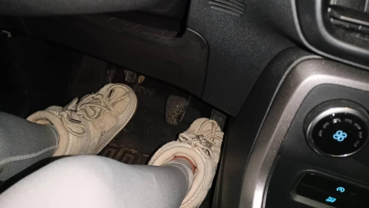 topánky pri šoférovaní