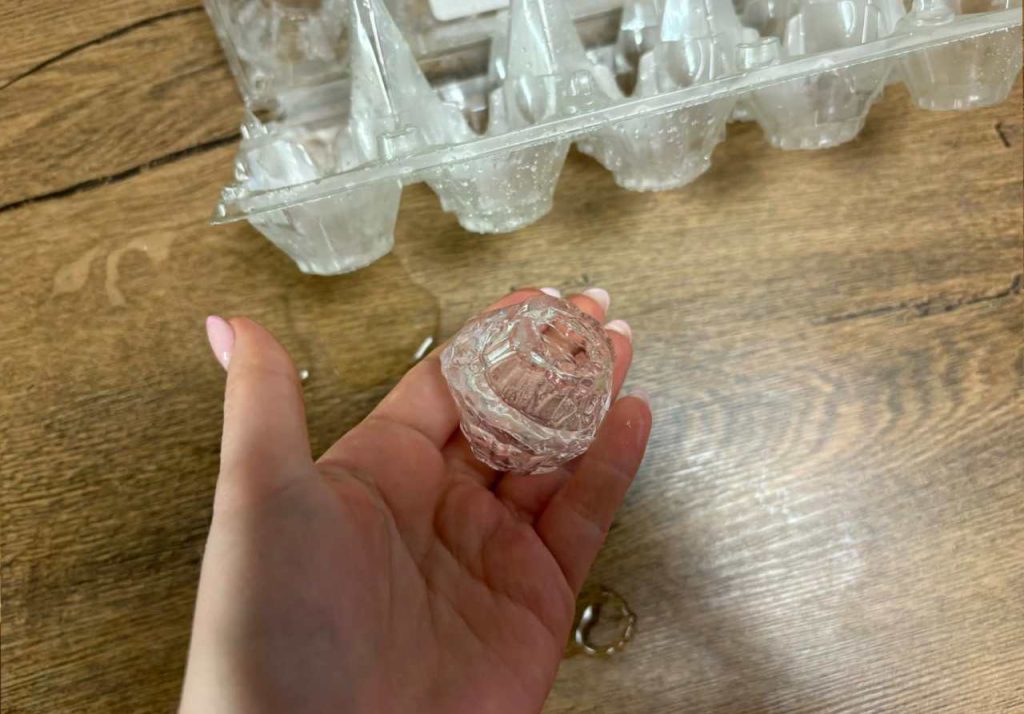 Nemáš doma formu na ľad? Stačí ti táto lacná vec, ktorú by si inak vyhodil, a ľad máš hneď po ruke