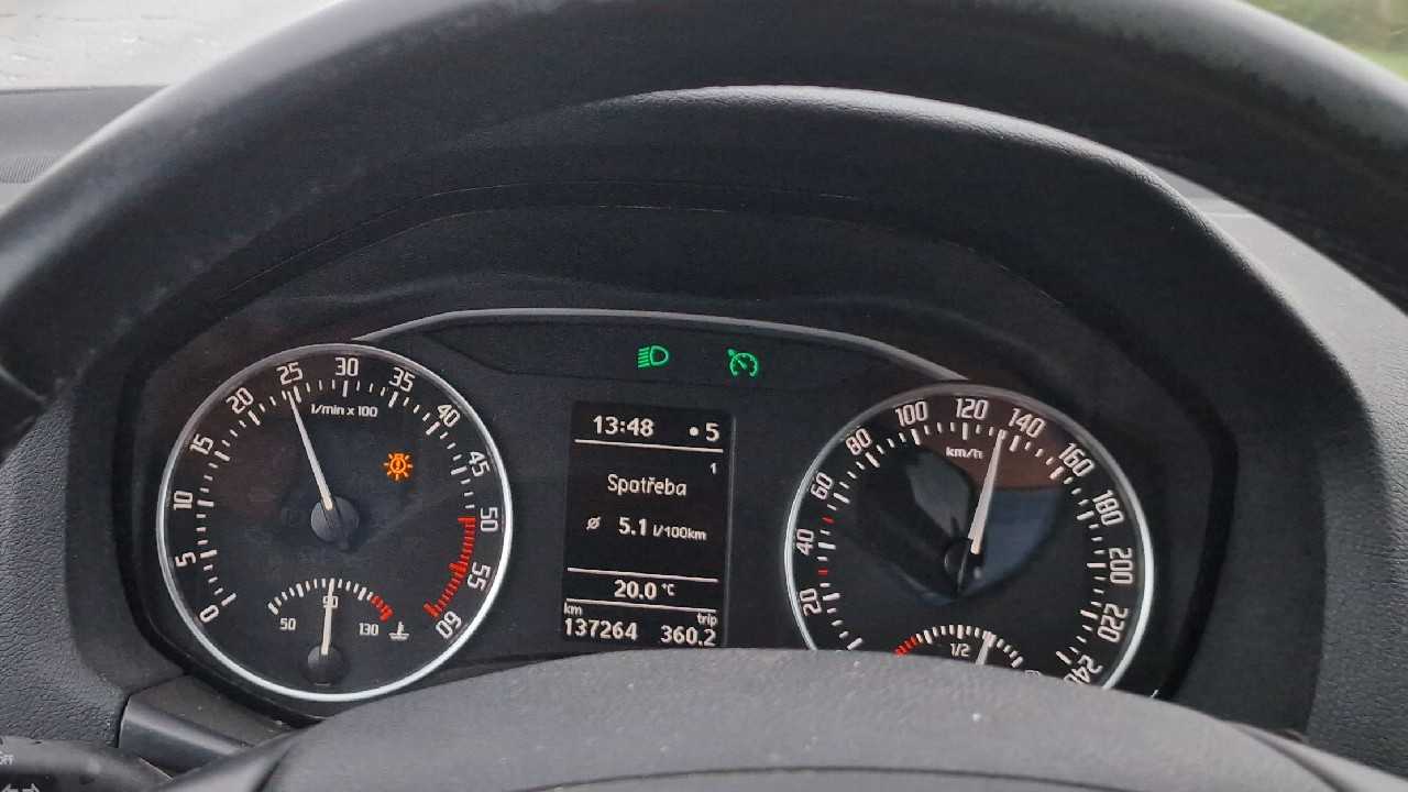 auto soferovanie palubna doska_2