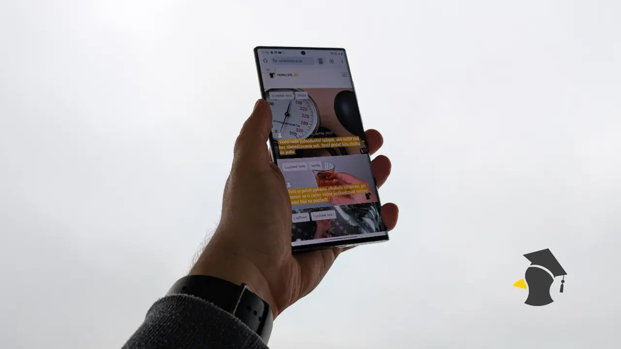 ruka s mobilom hore_2
