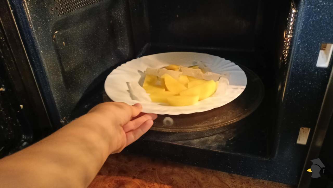 hranolky v mikrovlnnej rure