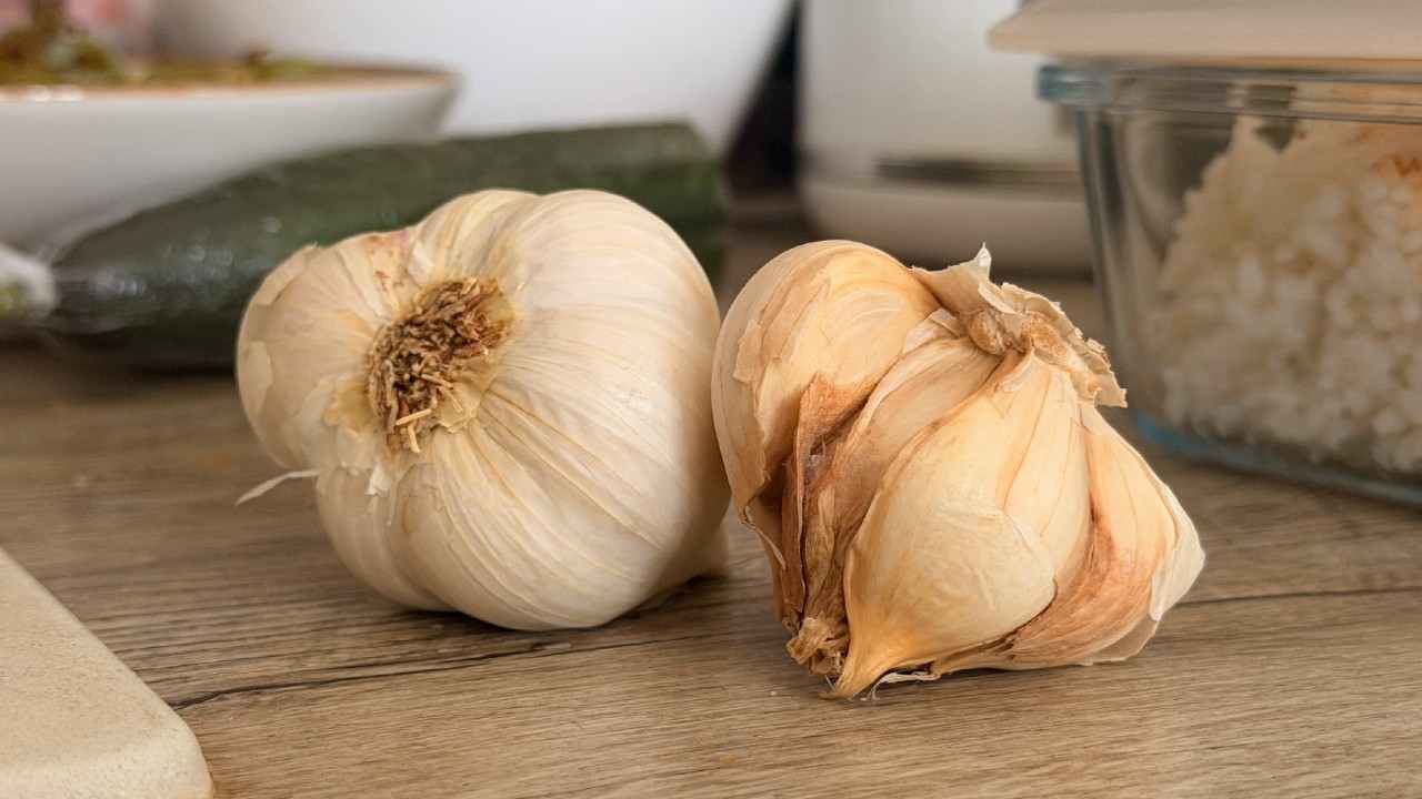 Na cesnaku sa objavil zelený klíčok. Môžeš ho ešte zjesť alebo už patrí do koša?
